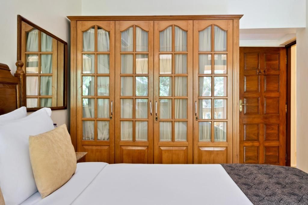 Seashell Beach Suites фото 69