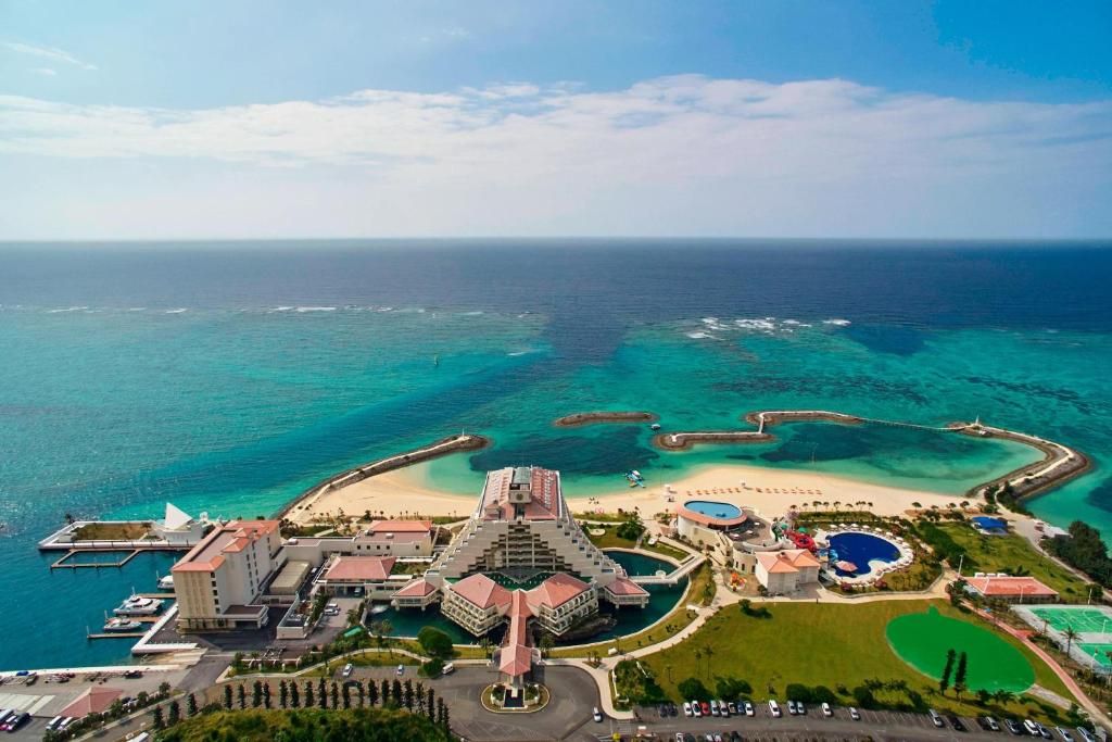 Sheraton Okinawa Sunmarina Resort фото 33
