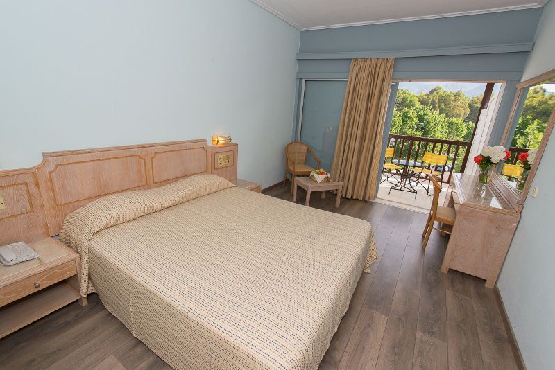 Golden Coast Hotel & Bungalows фото 8