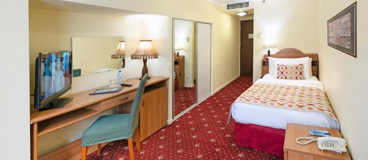 Фото отеля Ani Plaza Hotel