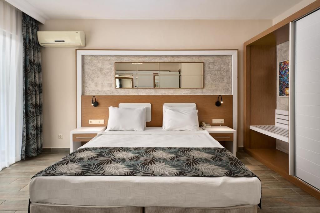 Kaila Beach Hotel фото 64
