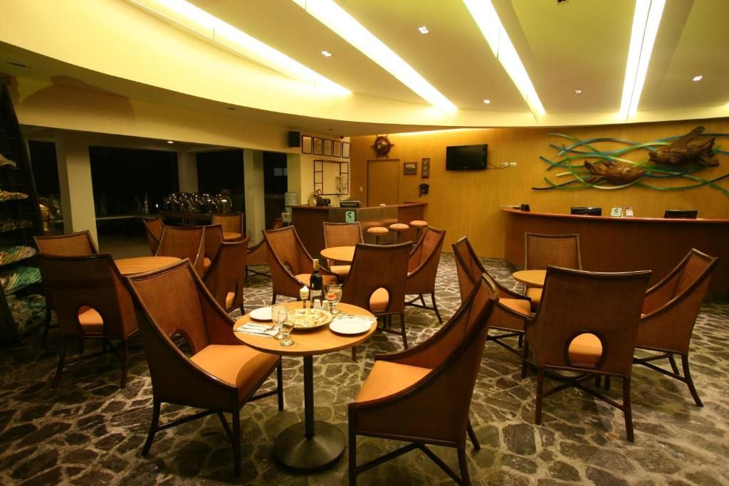 Crown Regency Beach Resort фото 61