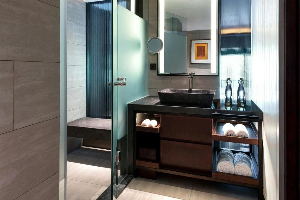 The Laguna, a Luxury Collection Resort & Spa фото 136
