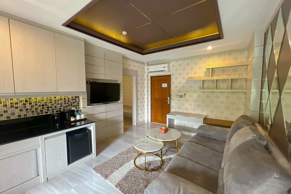Quality Resort and Spa Patong Beach фото 46