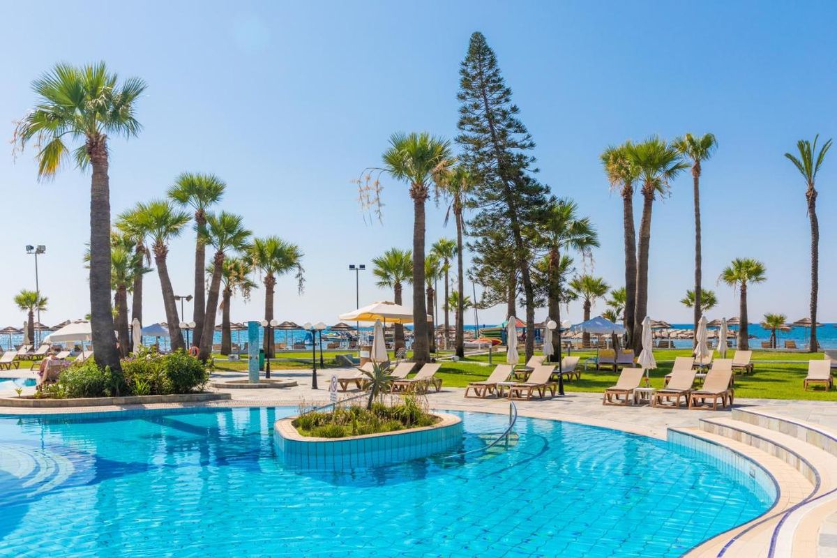 Golden Bay Beach Hotel фото 8