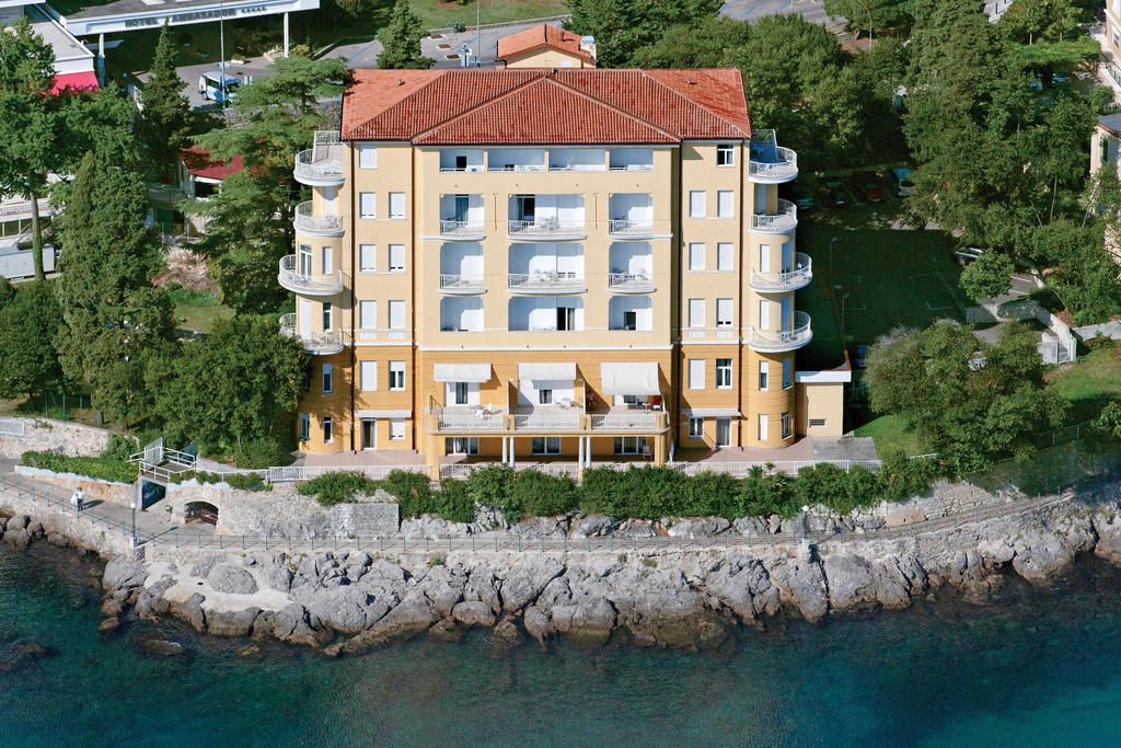 Remisens Premium Villa Ambasador фото 2