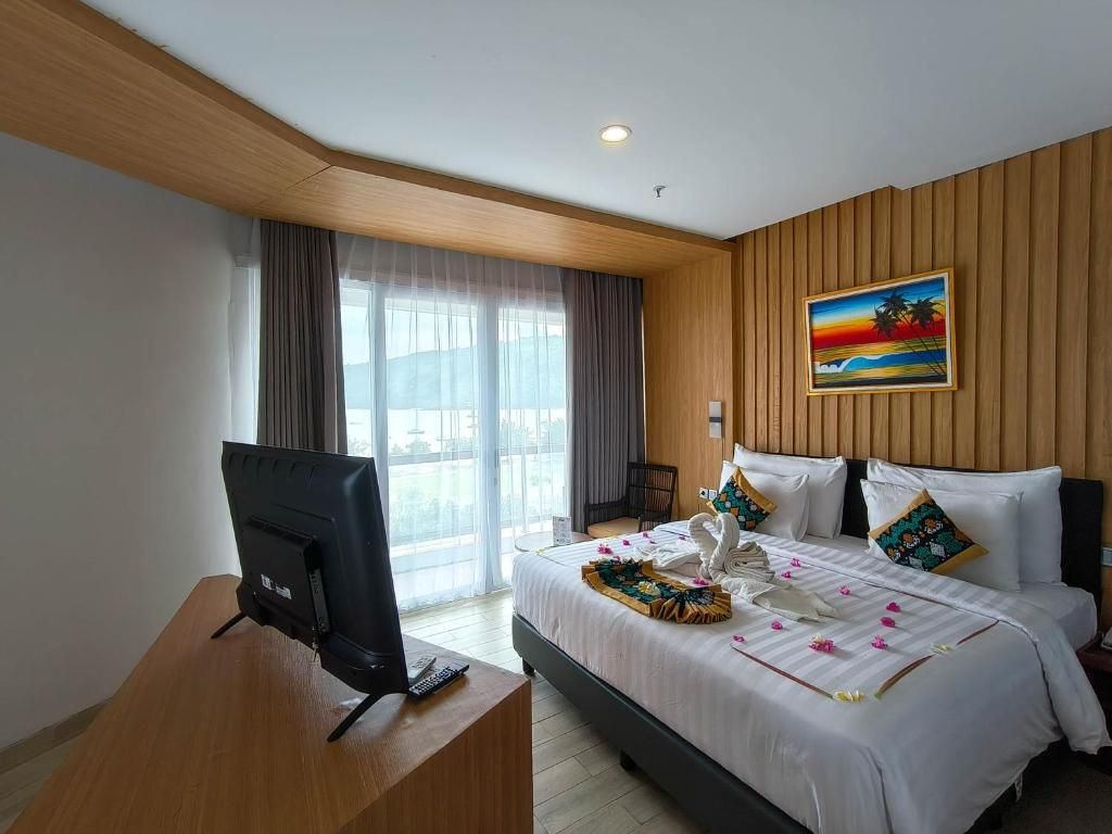 Raja Hotel Kuta Mandalika Resort & Convention фото 27
