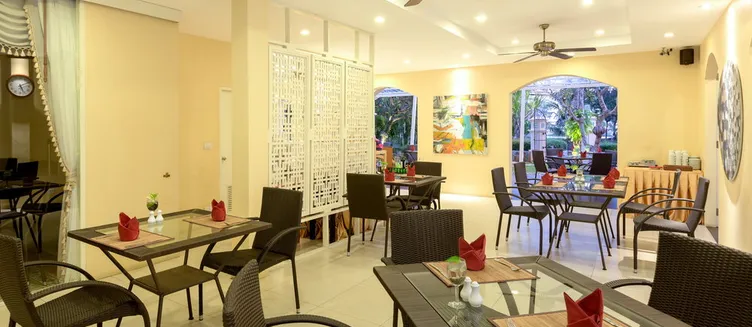 Фото отеля The Front Village