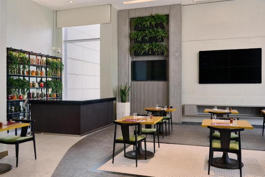 DoubleTree by Hilton Doha Old Town фото 40