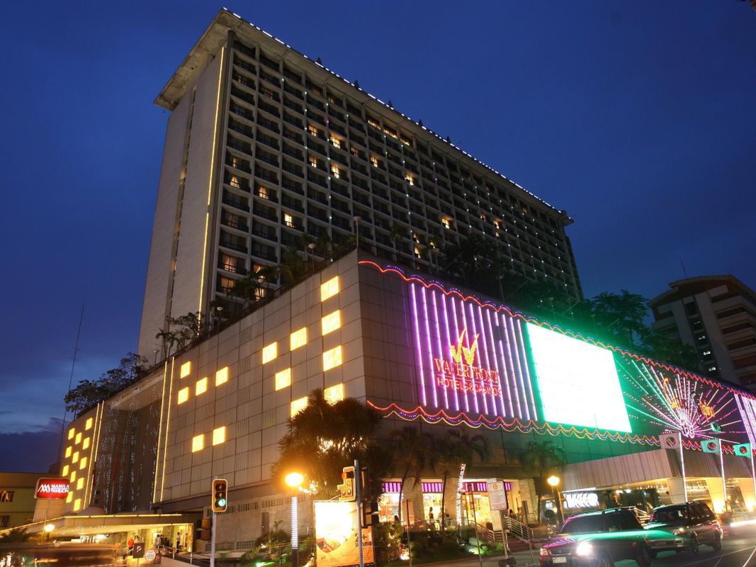 Waterfront Manila Pavilion Hotel & Casino фото 19