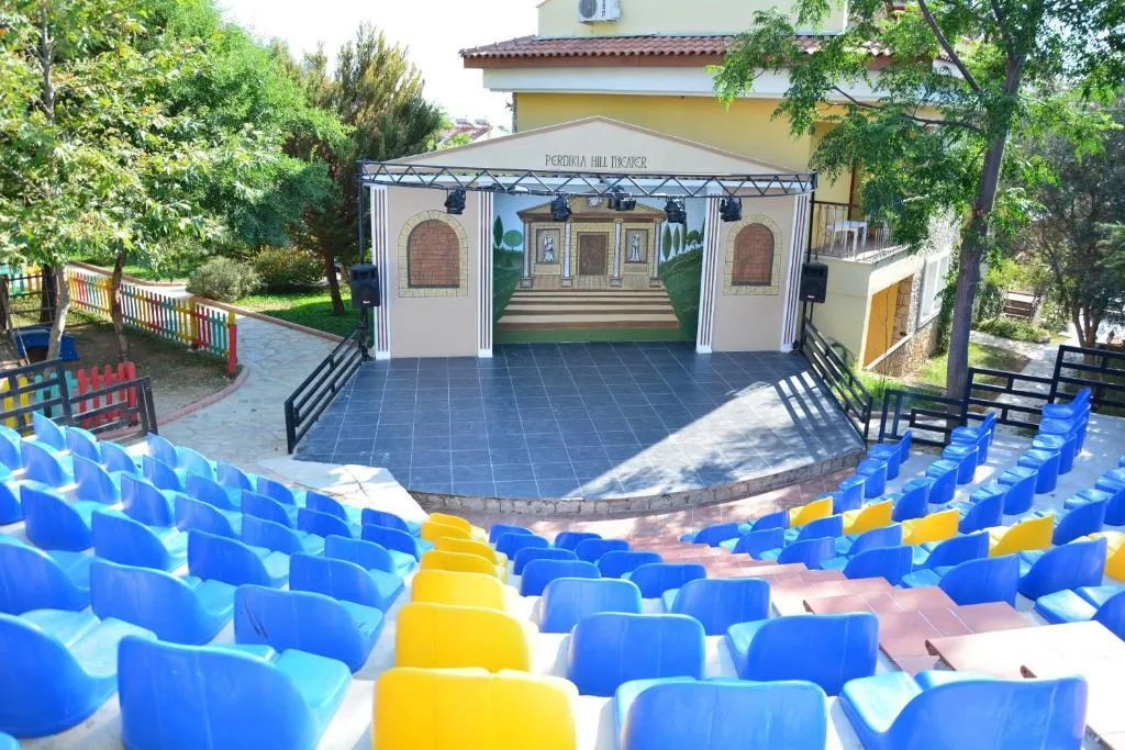 Perdikia Hill Family Resort & Villas фото 16