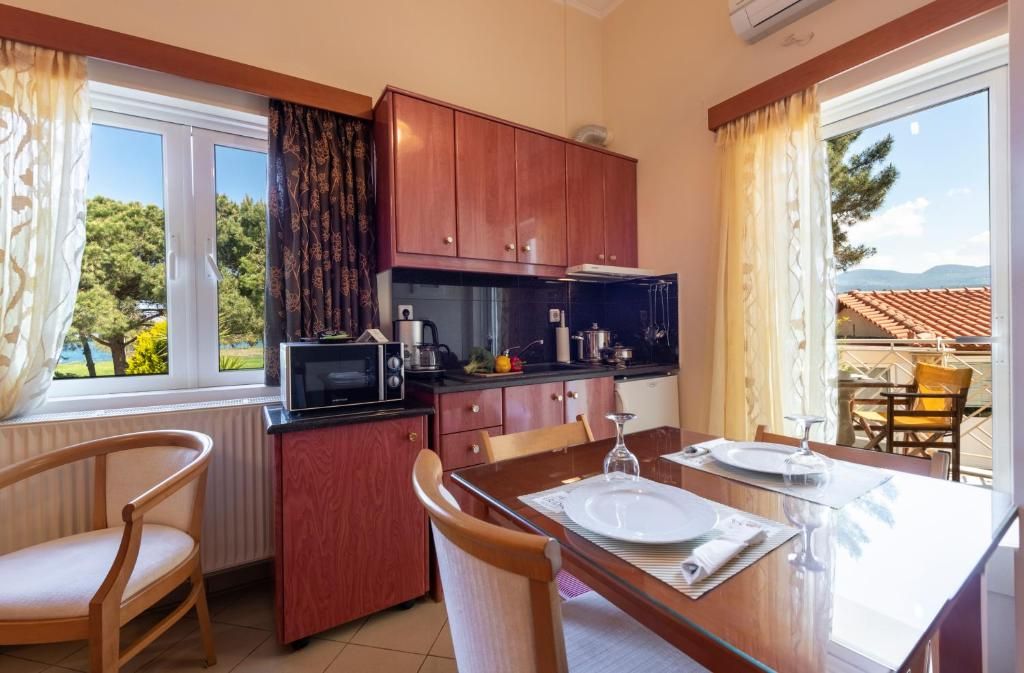 Irida Beach Resort Suites фото 10