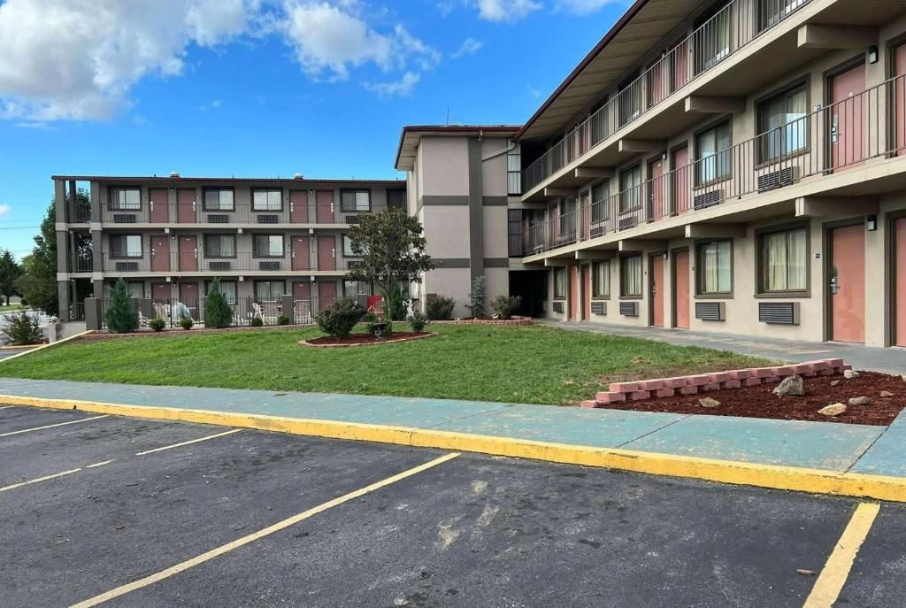 Days Inn & Suites Springfield on Interstate 44 фото 4