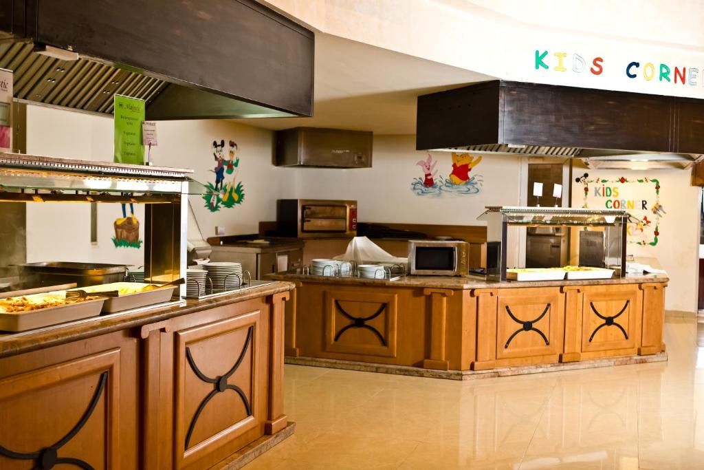 DIT Majestic Beach Resort фото 23