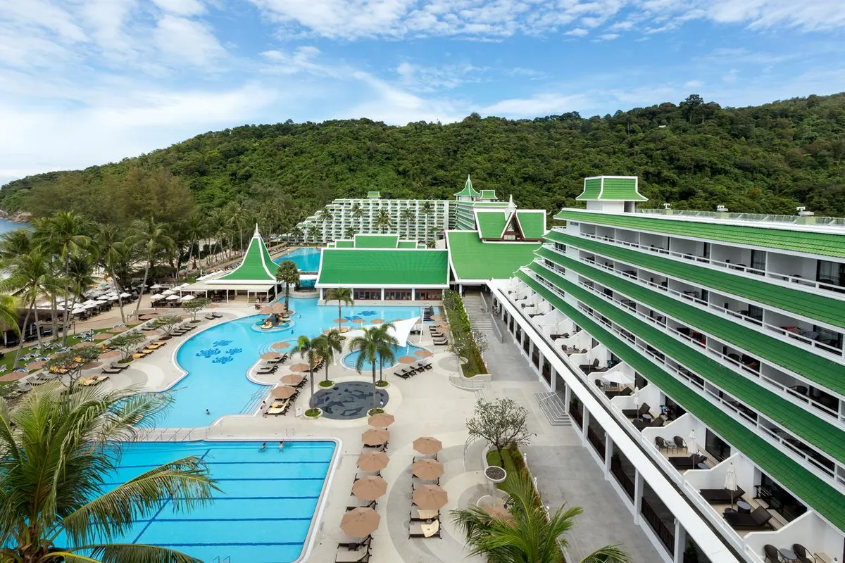 Le Meridien Phuket Beach Resort фото 1