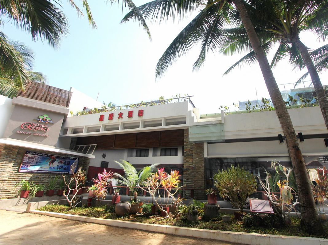 Crown Regency Beach Resort фото 27