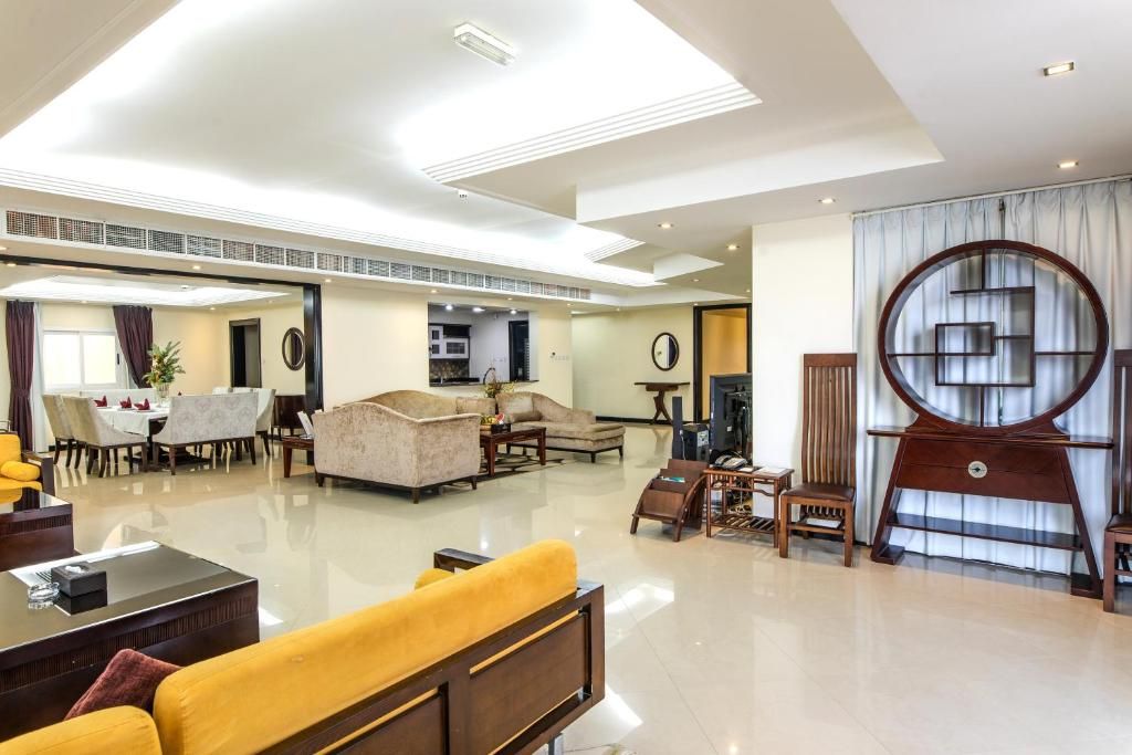 Royal Beach Hotel & Resort фото 72