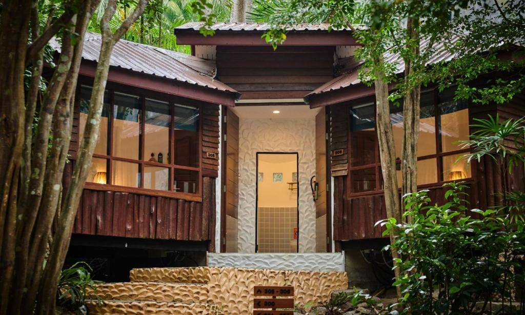 Montalay Beach Resort фото 48