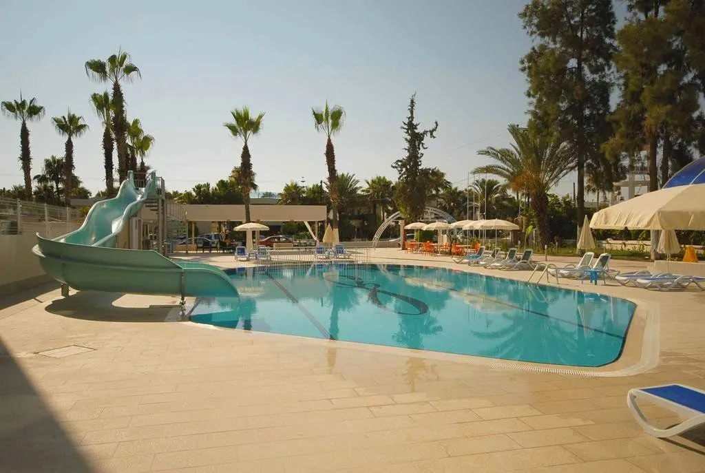 Infinity Beach Hotel фото 2