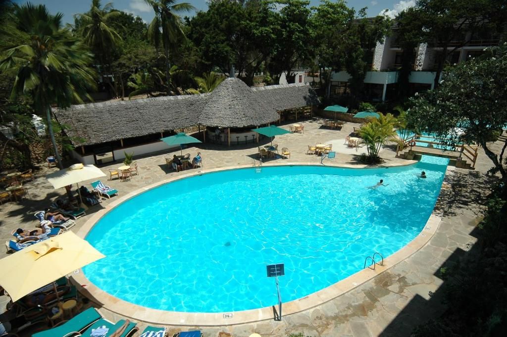 Travellers Beach Hotel and Club фото 25