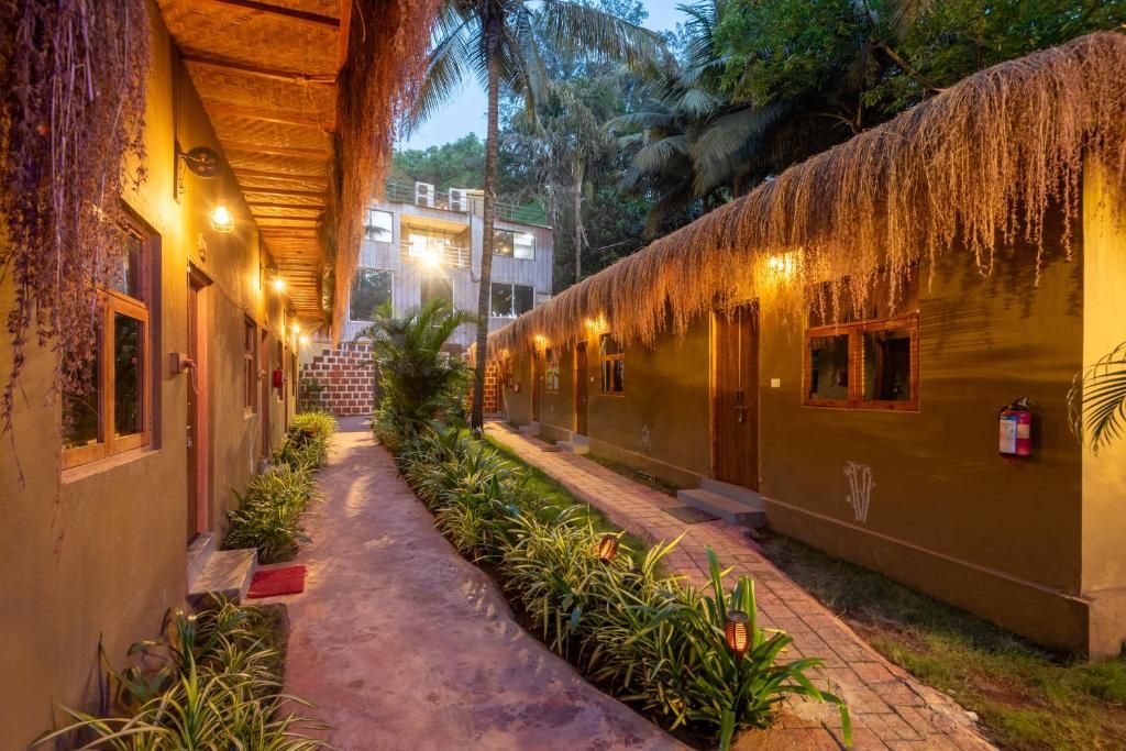 Amadi Beach Front Resort фото 33