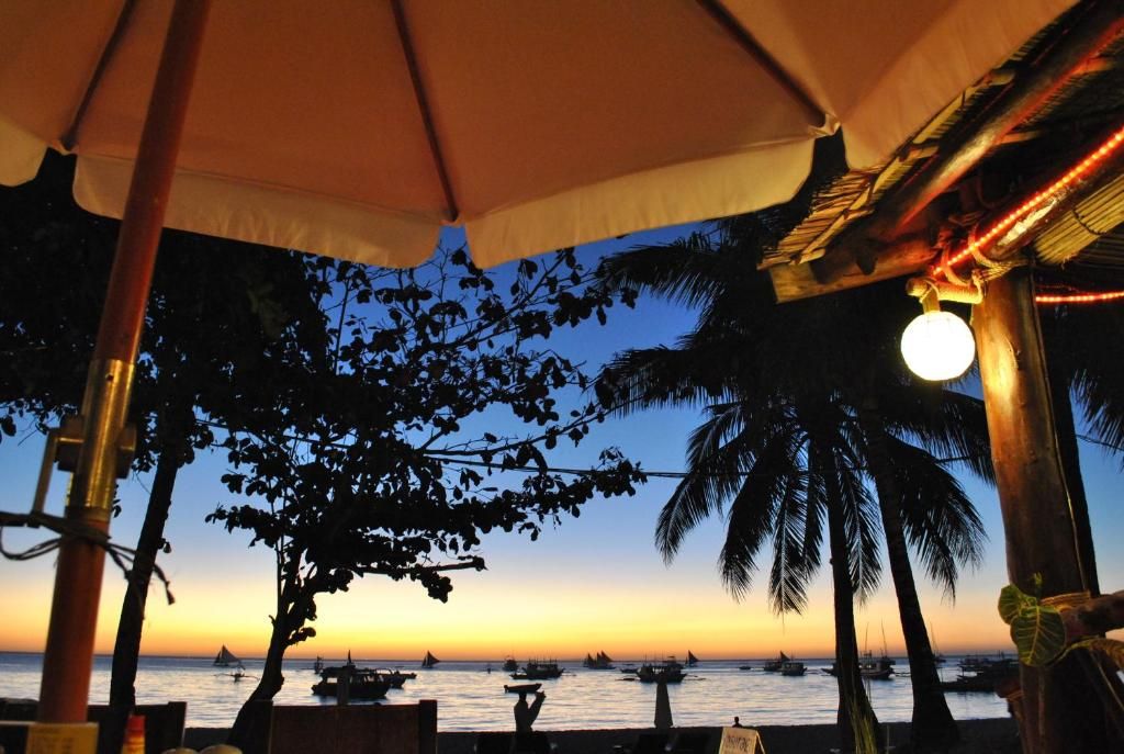 Surfside Boracay Resort & Spa фото 95