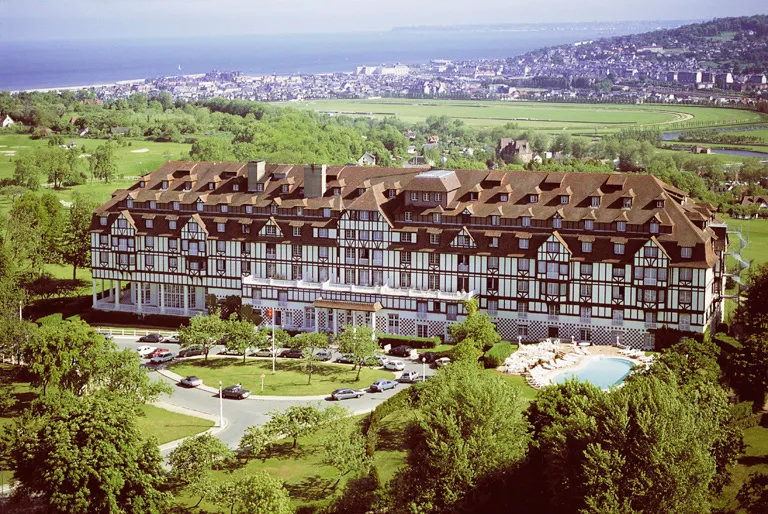 Hotel Barriere L'Hotel du Golf фото 5