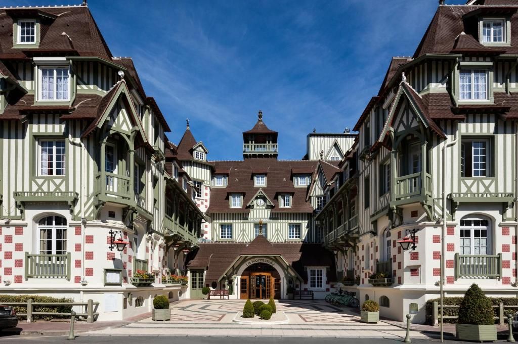 Hôtel Barrière Le Normandy фото 31