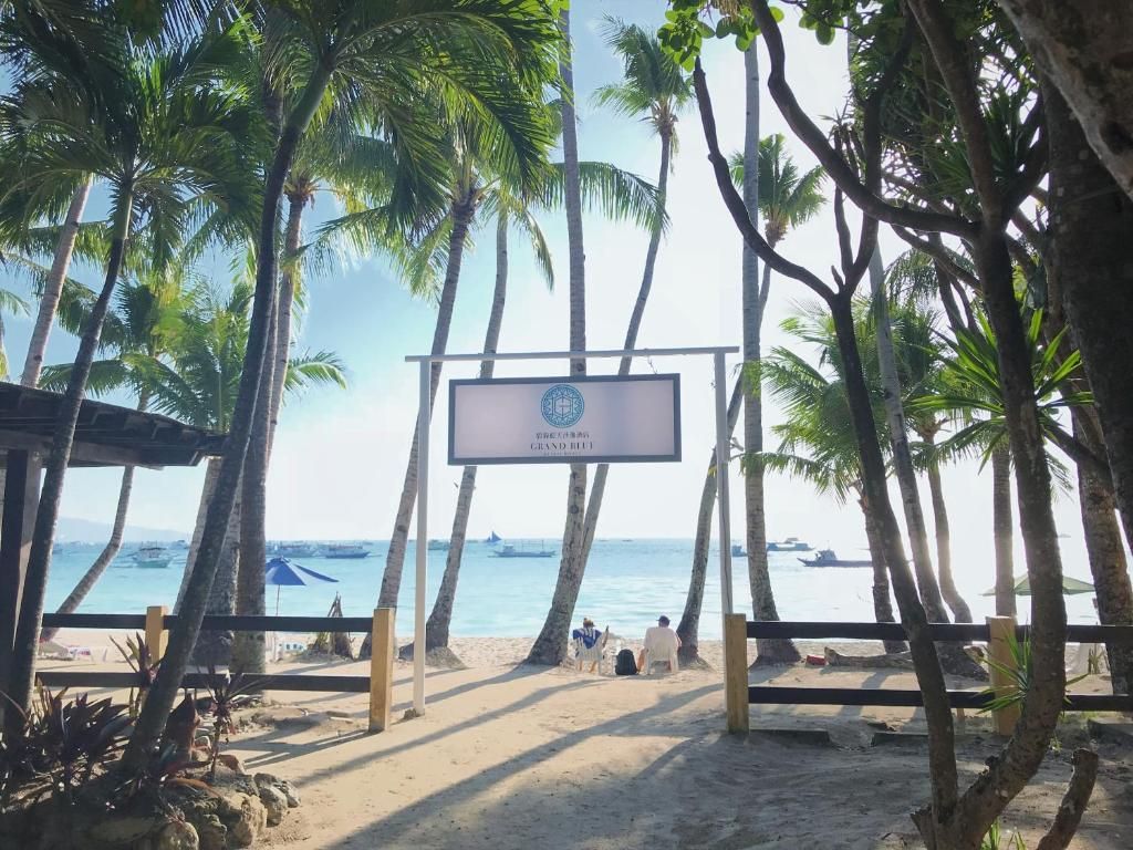Grand Blue Beach Hotel фото 53