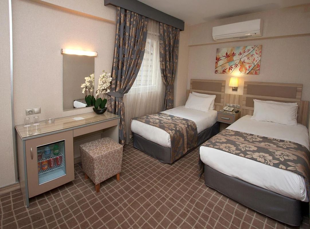 Hotel Nanda фото 1