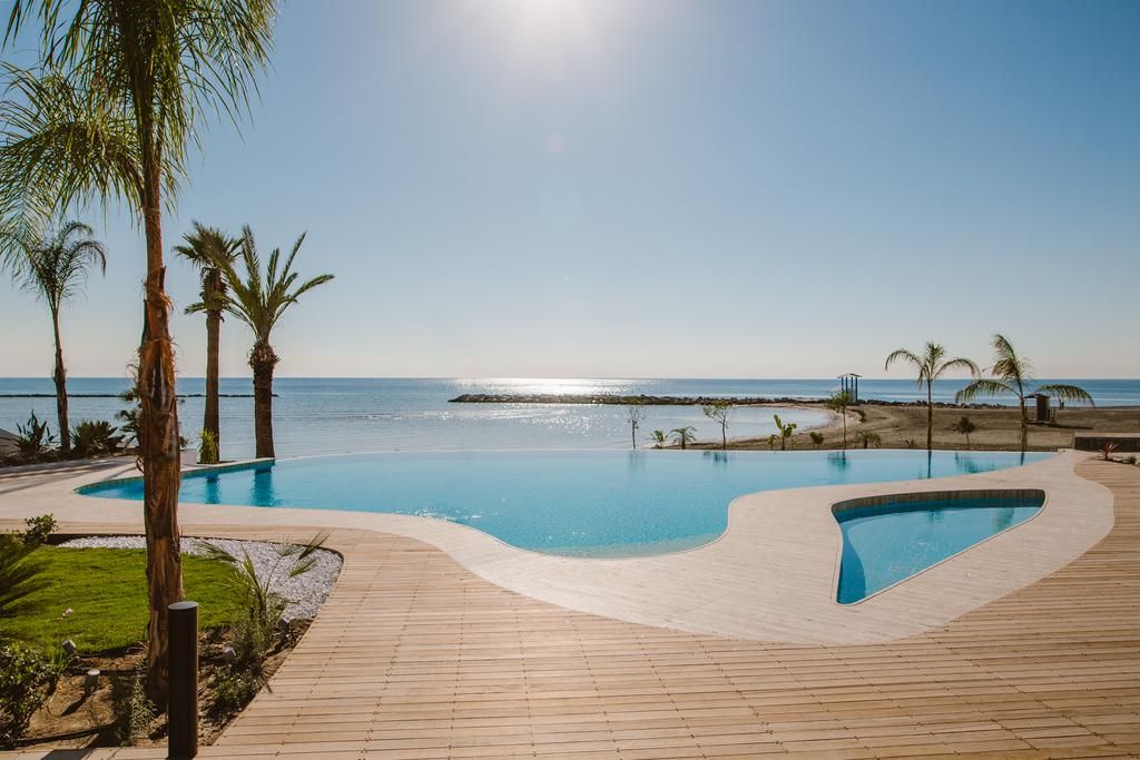 Lebay Beach Hotel фото 0