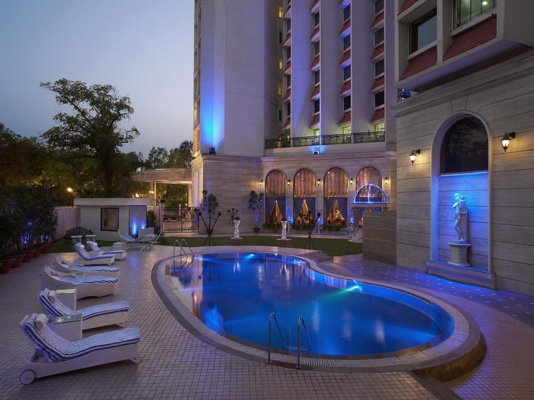 Hotel The Royal Plaza фото 29