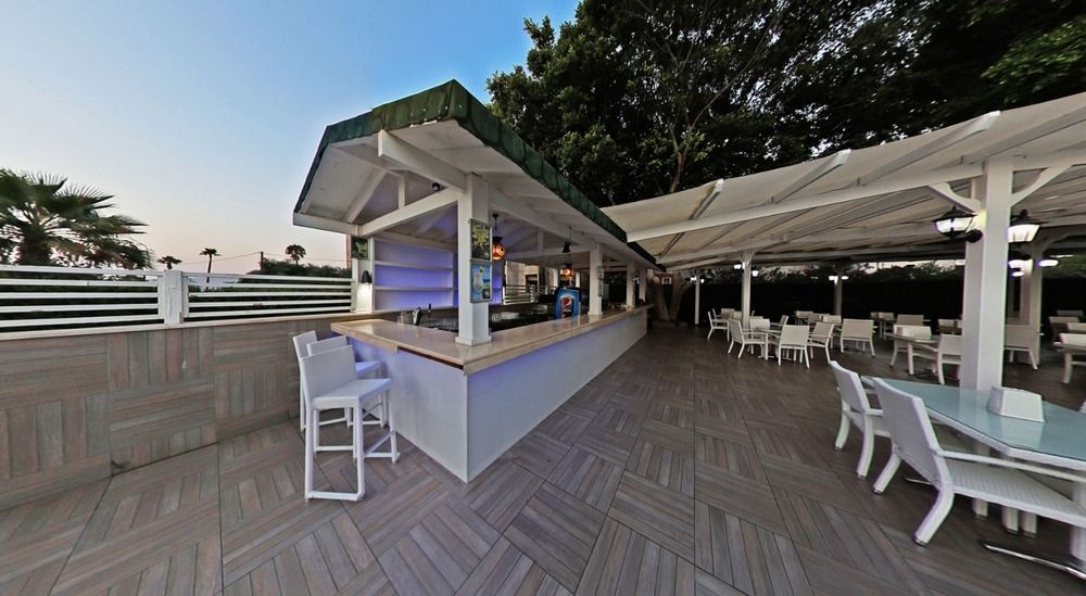 Bendis Beach Hotel фото 32