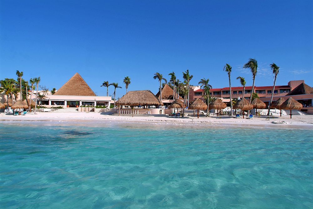 PA Beach Club & Hotel by GuruHotel фото 19