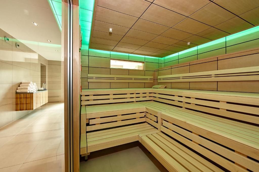 Hotel Koenigshof Garmisch-Partenkirchen фото 12