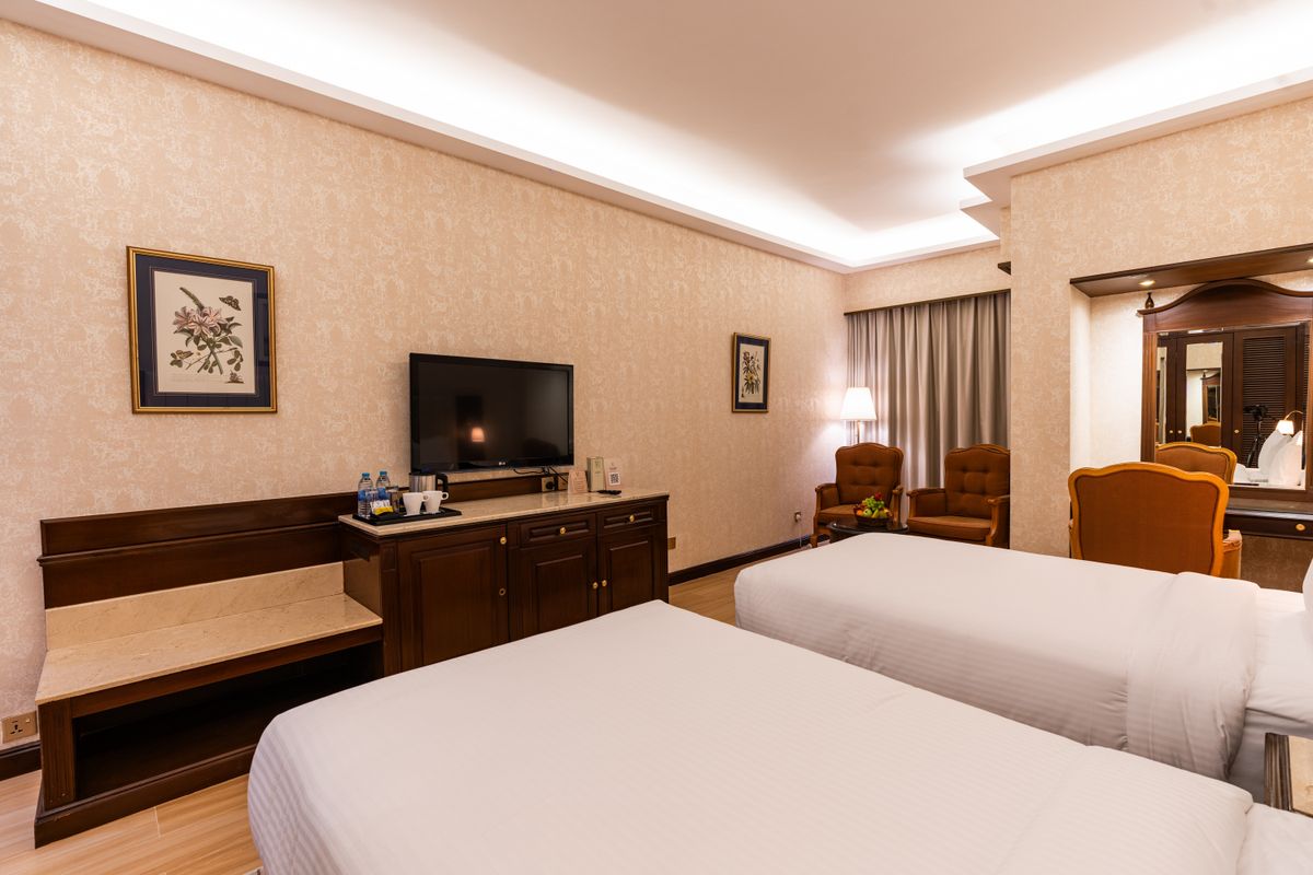 Luxe Avenue Hotel фото 2