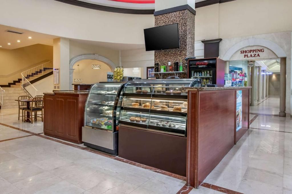 Ramada Plaza Marco Polo Beach Resort фото 21