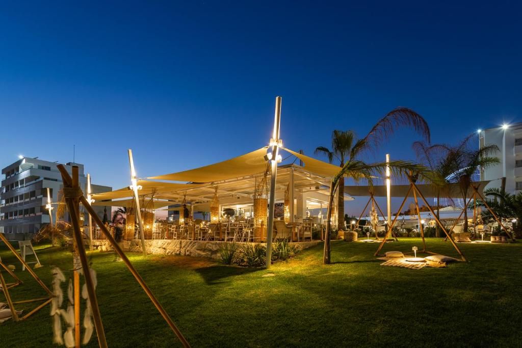 Pierre Anne Beach Hotel фото 31