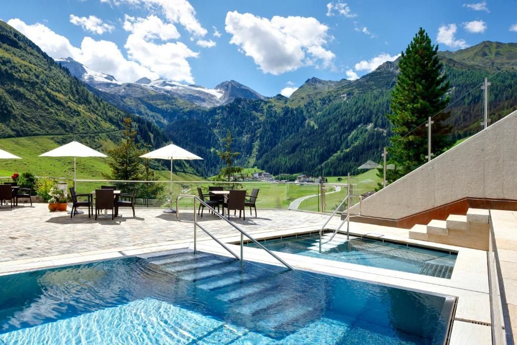 Hotel Berghof Crystal Spa & Sports фото 17