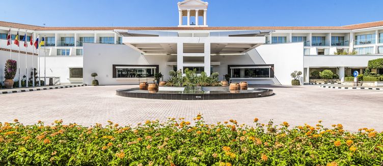 Фото отеля Olympic Lagoon Resort Paphos