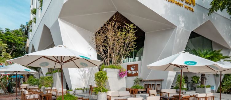 Фото отеля Haian Riverfront Hotel