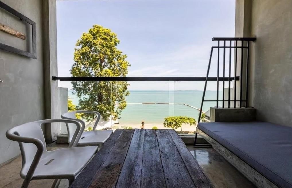 Pattaya Modus Beachfront Resort фото 90
