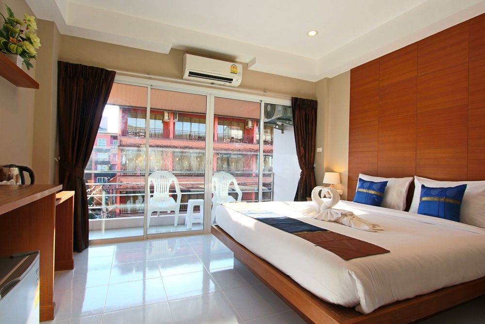 Good Nice Hotel Patong фото 37