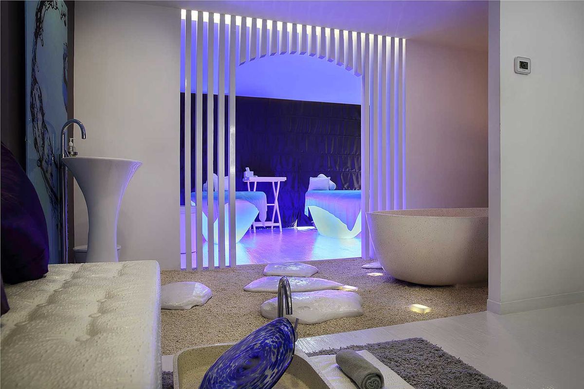 Double-Six Luxury Hotel Seminyak фото 64