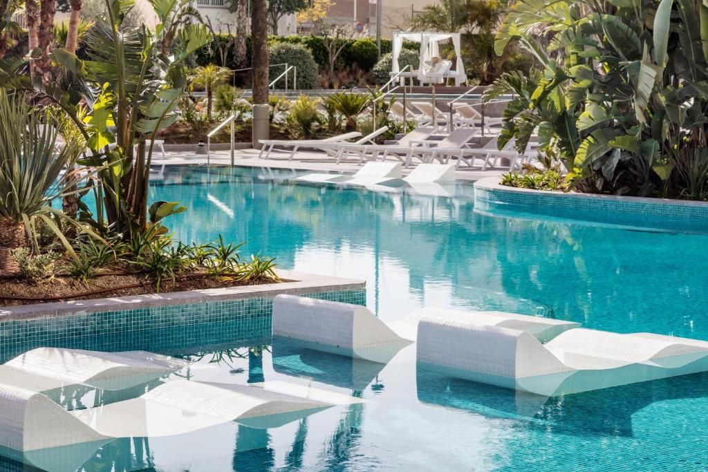 Aqua Hotel Silhouette & Spa - Adults Only фото 0