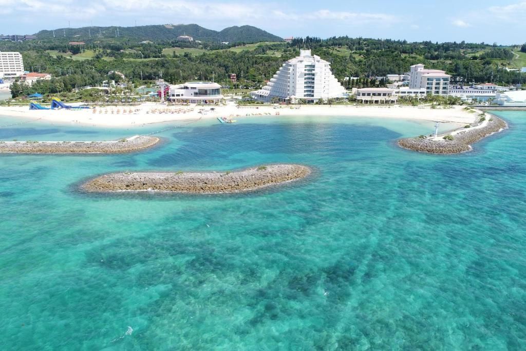 Sheraton Okinawa Sunmarina Resort фото 40