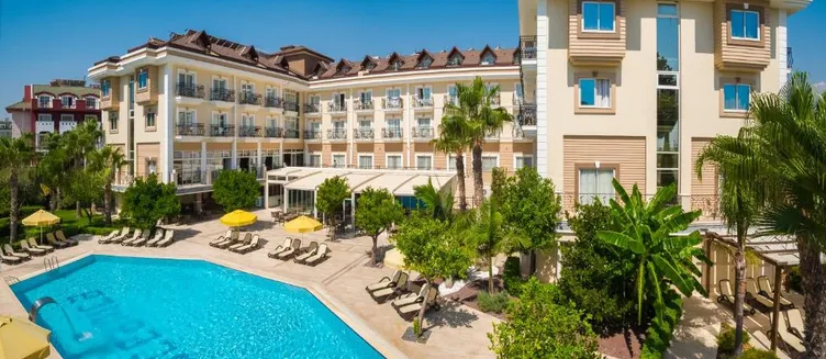 Фото отеля L'Oceanica Beach Resort Hotel