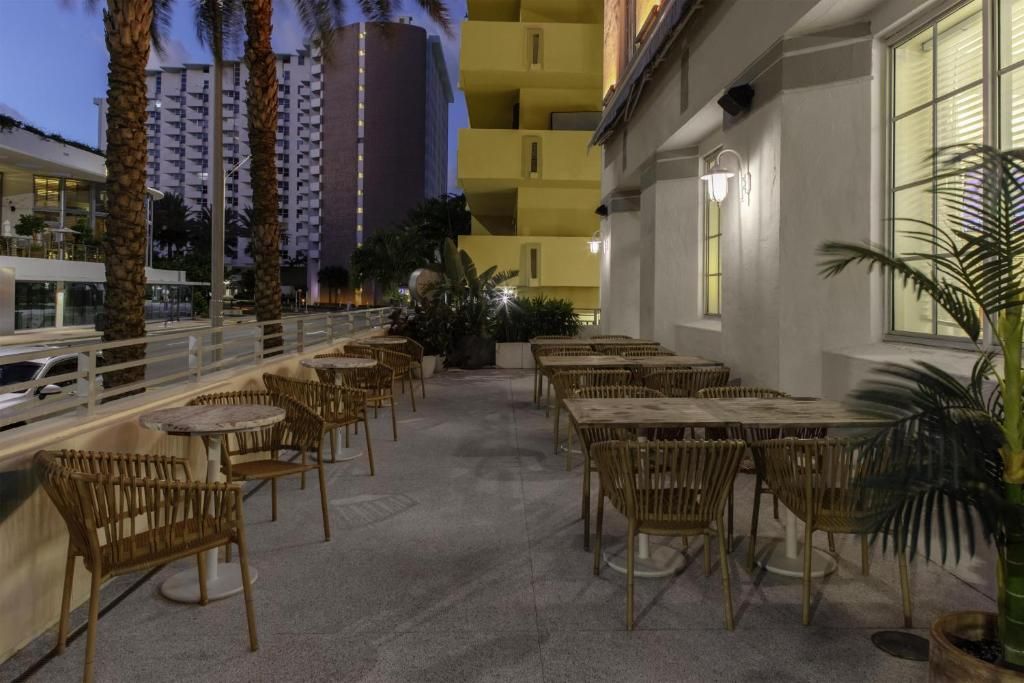 Hilton Garden Inn Miami South Beach-Royal Polo фото 9