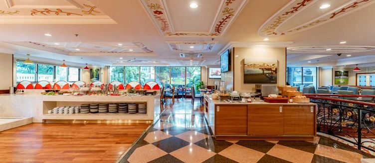 Фото отеля Sherwood Residence