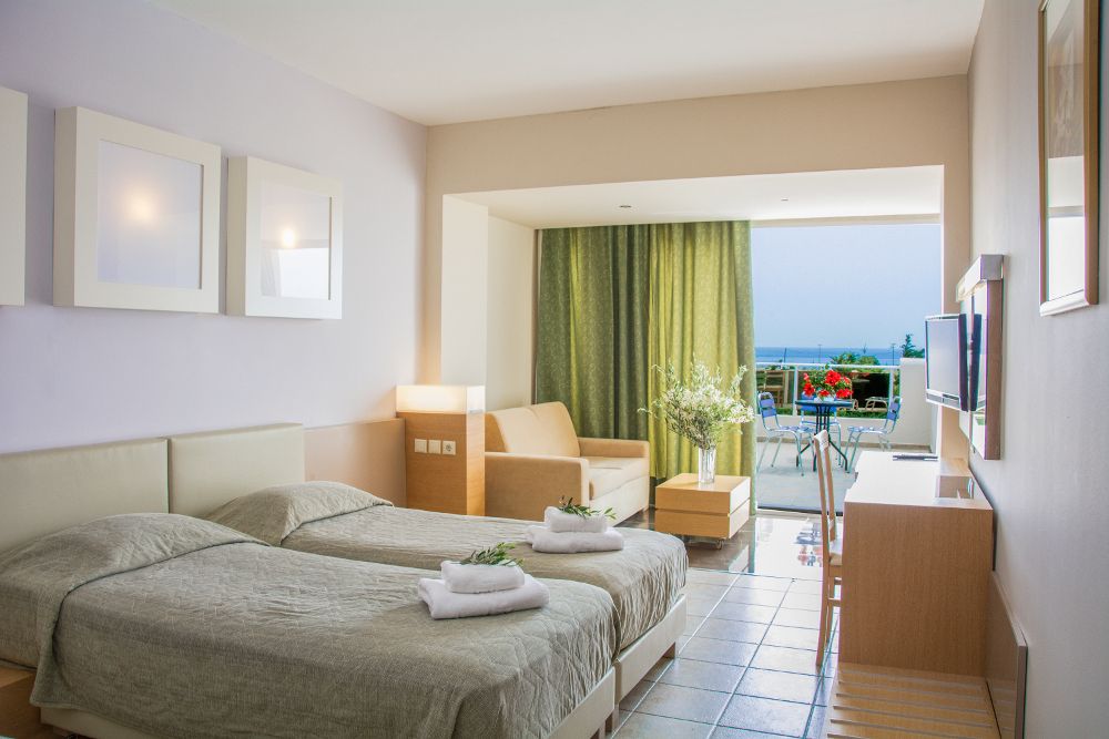 The Sovereign Beach Hotel фото 17